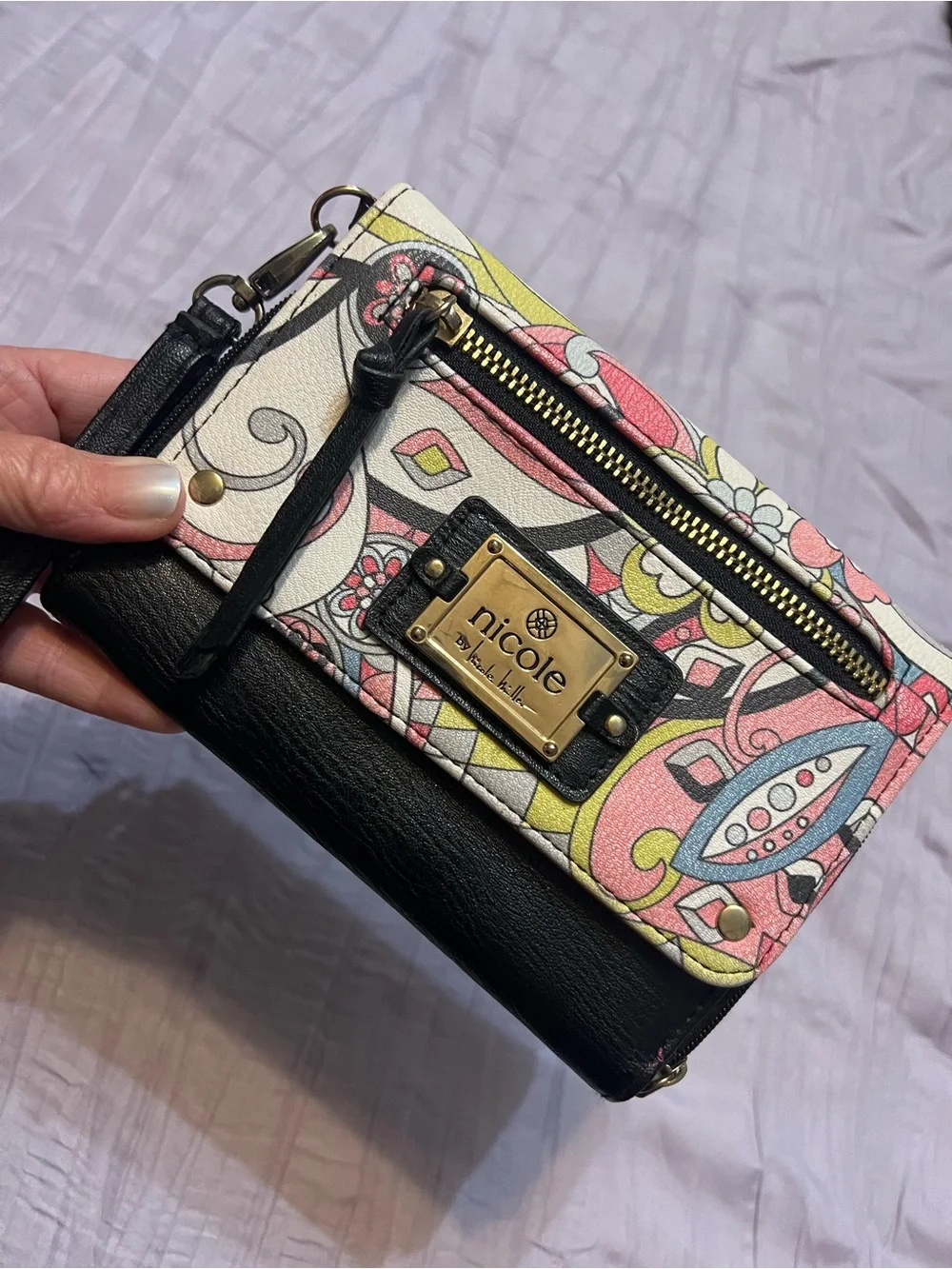 NWOT Nicole by Nicole Miller Black Trim Floral-Print Wristlet Wallet
